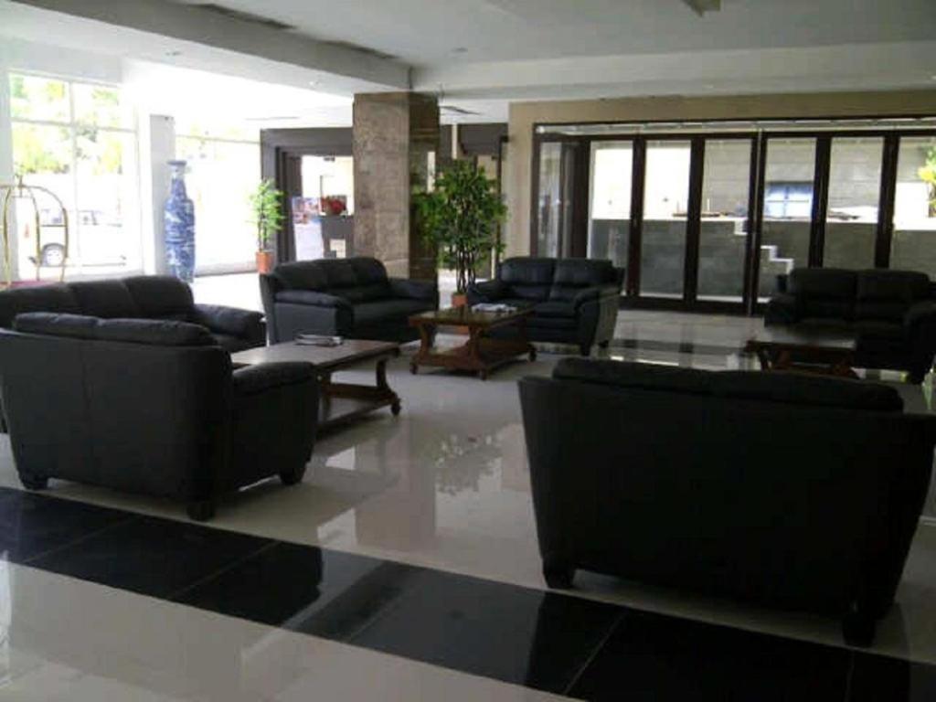 Megaland Hotel Solo Ngoại thất bức ảnh