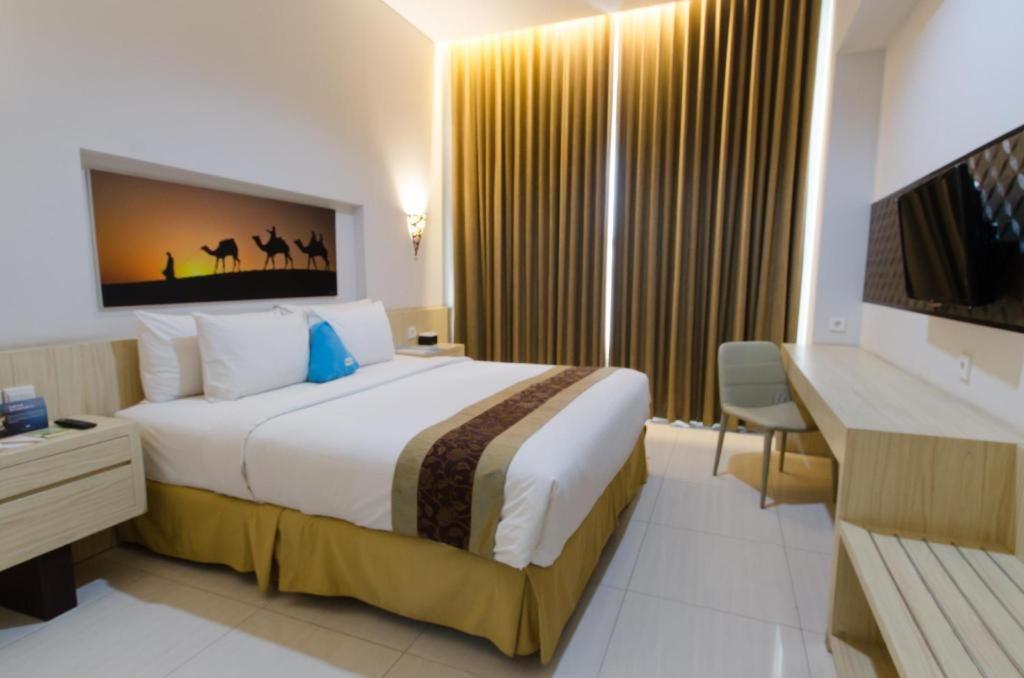 Megaland Hotel Solo Ngoại thất bức ảnh