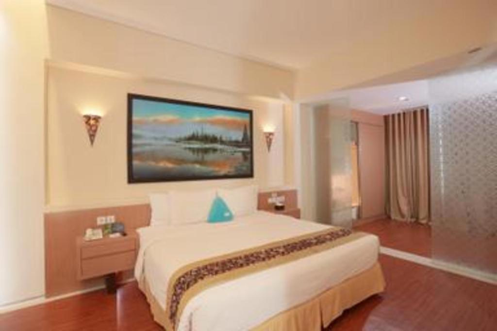 Megaland Hotel Solo Ngoại thất bức ảnh