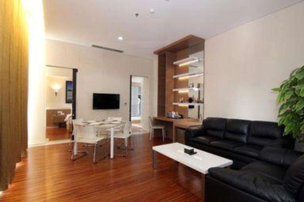 Megaland Hotel Solo Ngoại thất bức ảnh