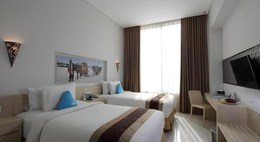 Megaland Hotel Solo Ngoại thất bức ảnh