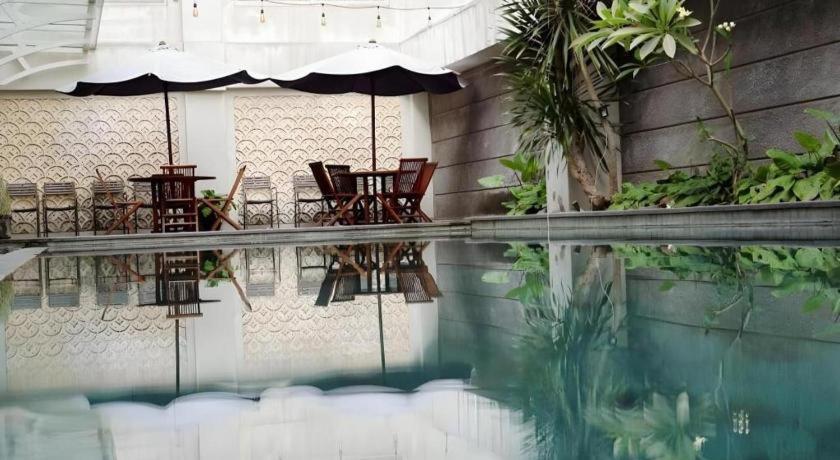 Megaland Hotel Solo Ngoại thất bức ảnh