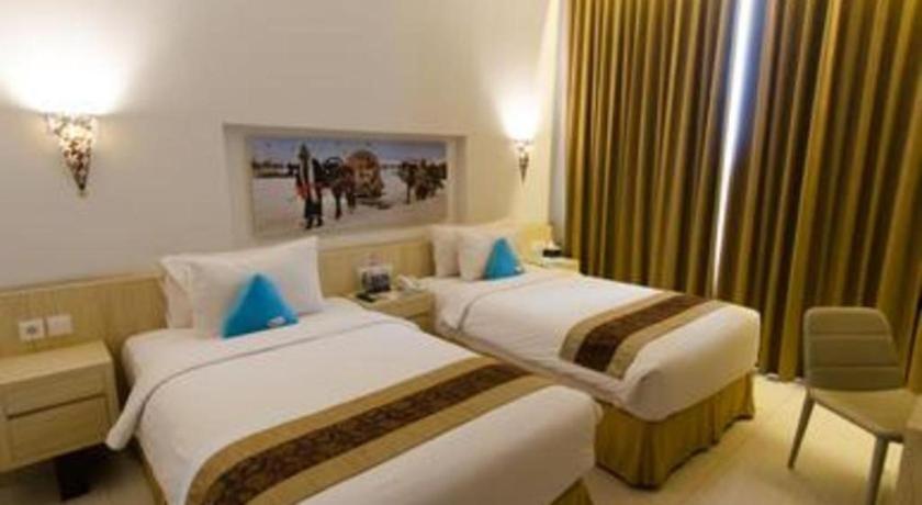 Megaland Hotel Solo Ngoại thất bức ảnh