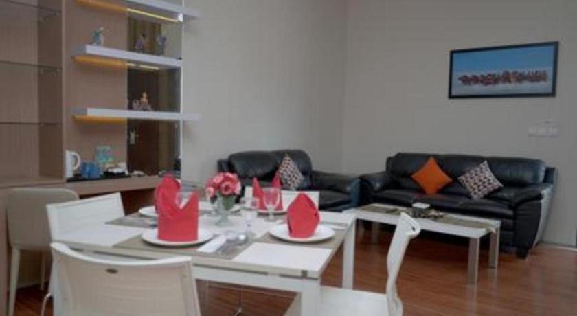 Megaland Hotel Solo Ngoại thất bức ảnh