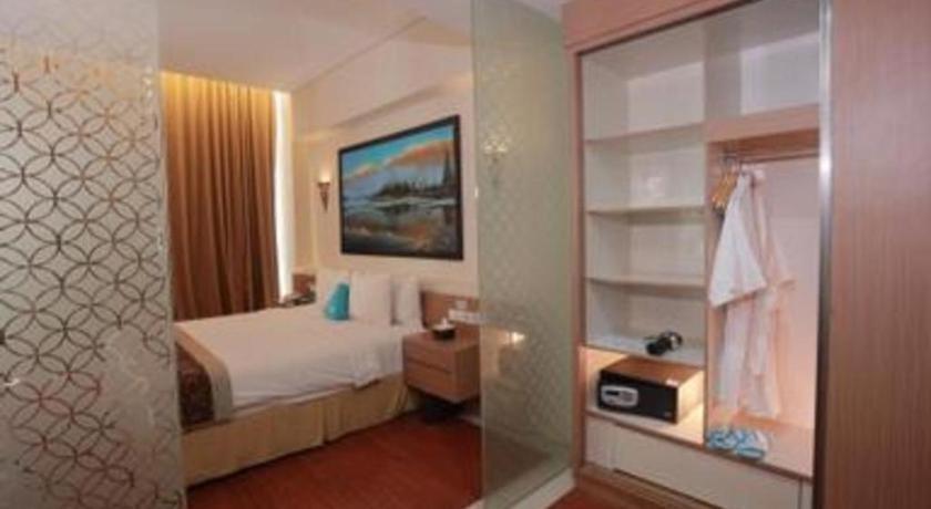 Megaland Hotel Solo Ngoại thất bức ảnh