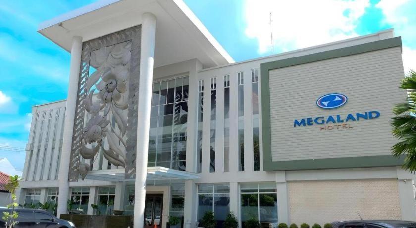 Megaland Hotel Solo Ngoại thất bức ảnh