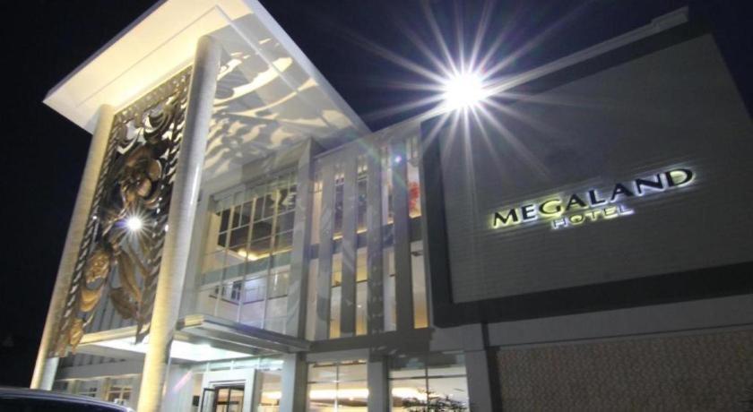 Megaland Hotel Solo Ngoại thất bức ảnh
