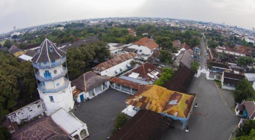 Megaland Hotel Solo Ngoại thất bức ảnh